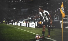 ac米兰下载-西甲国家德比焦点战，湖人完胜马刺，体育世界的奇妙交错