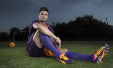 米兰体育app-锡安末节统治攻防，76人决胜局力克活塞，新星蜕变关键先生