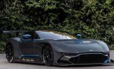 ac米兰-当意甲焦点战之夜遇见库里里程碑，体育世界的平行交响