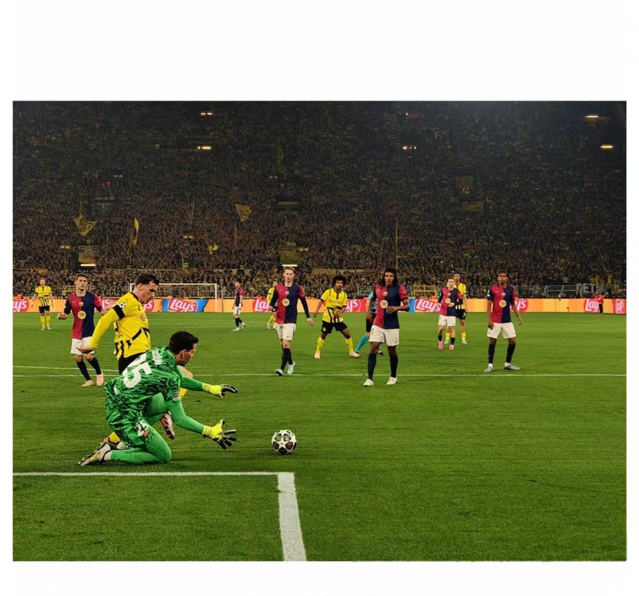 巴伦西亚客场逆袭,摆脱降级区的简单介绍 巴伦西亚客场逆袭,摆脱降级区的简单介绍