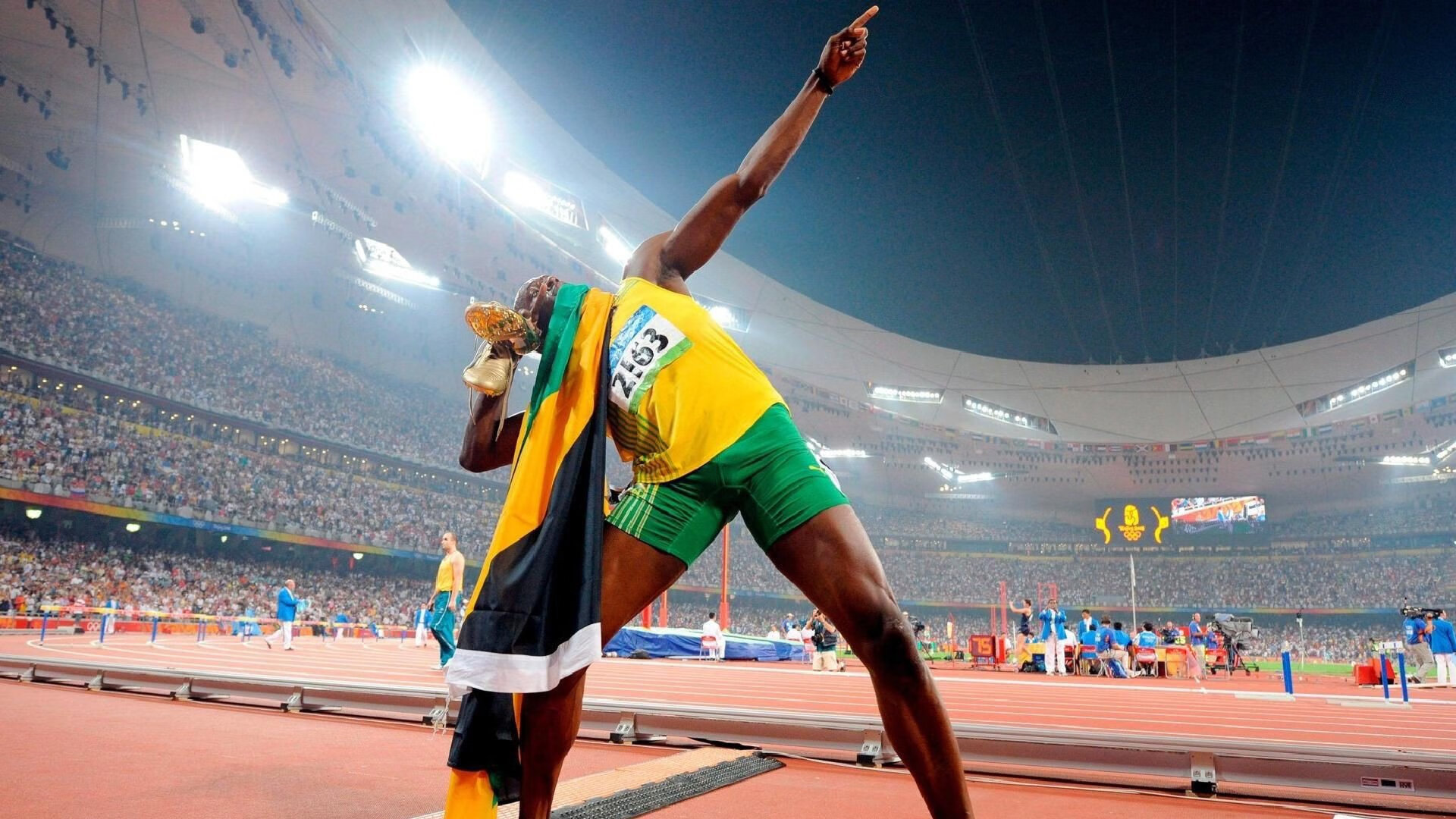 教科书级表现！拉亚神扑救主，尤文生死战险胜安哥拉