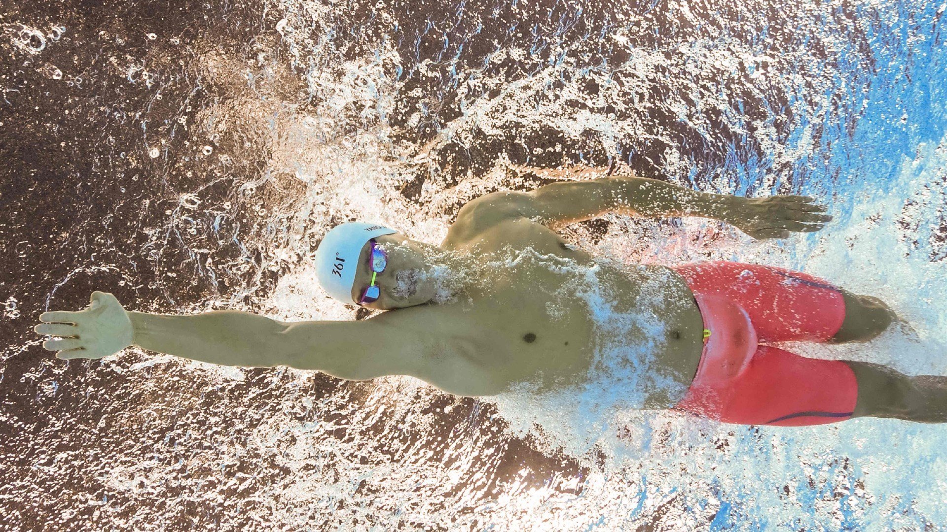 英超争冠之夜,奥斯梅恩连续得分拉开差距